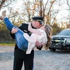 Meet your Posher, Joni